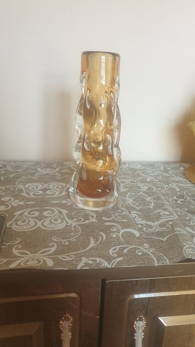 Гул учун ваза сотилади.