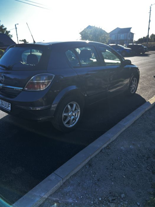 De vanzare opel astra H.