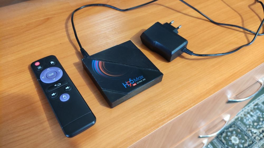 Смарт ТВ андроид приставка H96 MAX TV Box RK3318 2/16 Гб