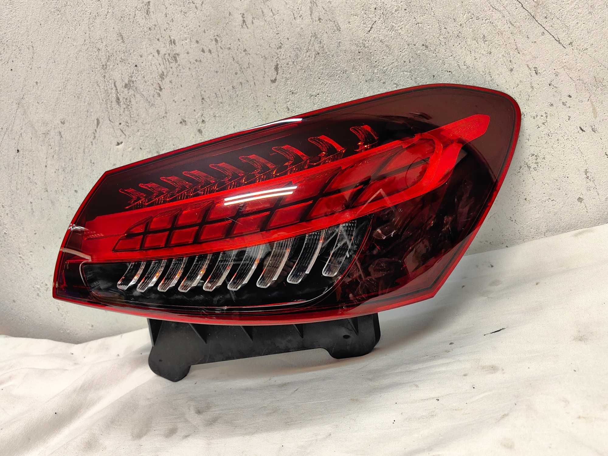 Оригинален стоп Мерцедес Е 213   Mercedes E 213 Face Led