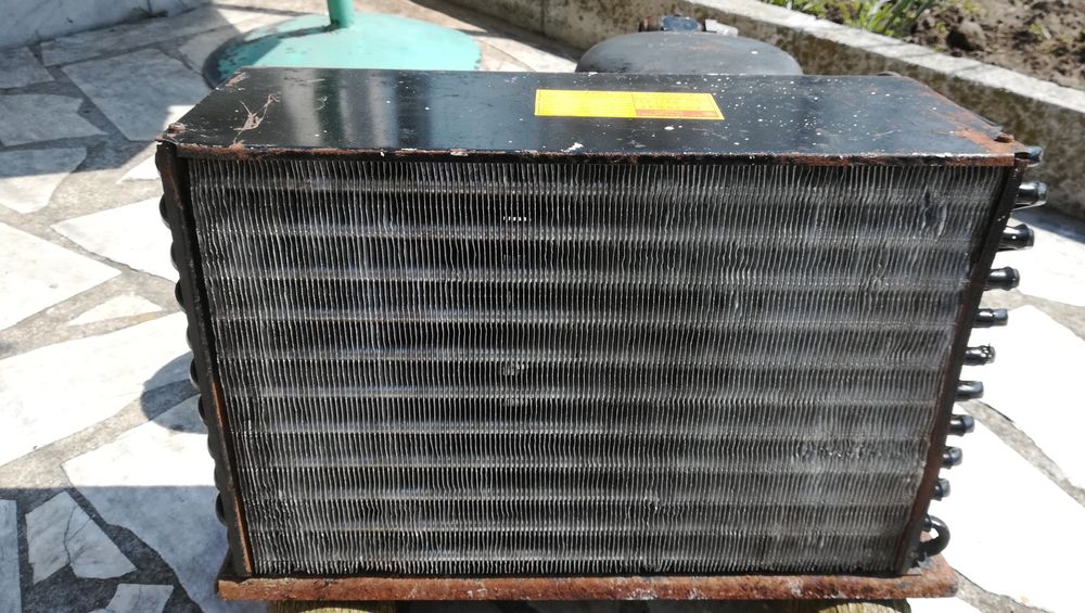 Компресор, агрегат за хладилна витрина