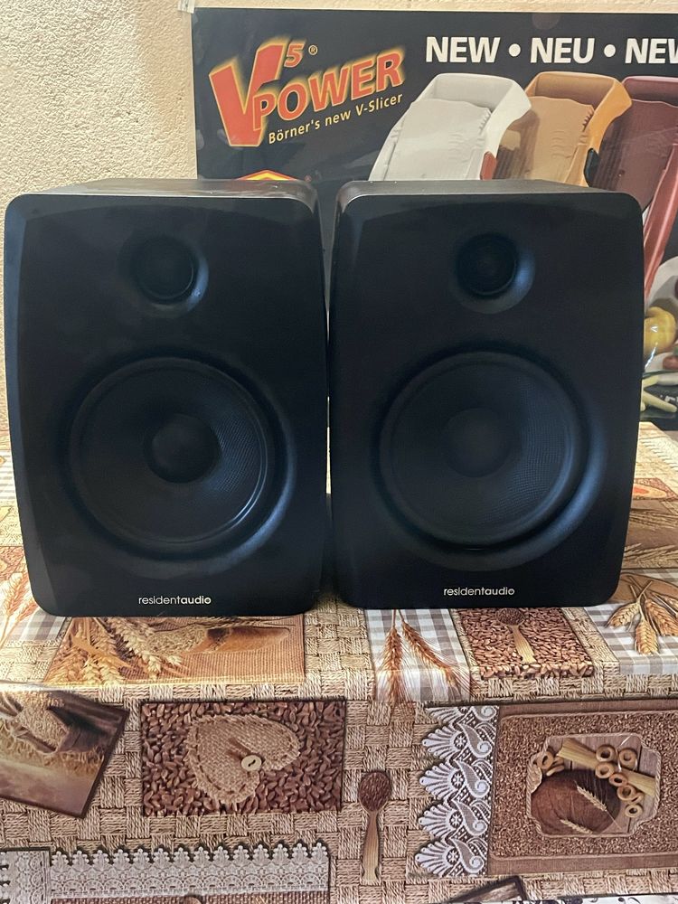 Монитор колони residentaudio M8