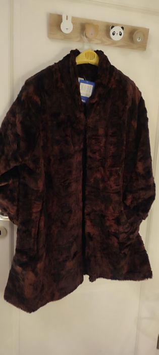 Blanita artificială noua, cu eticheta, trei sferturi, burgund-grena