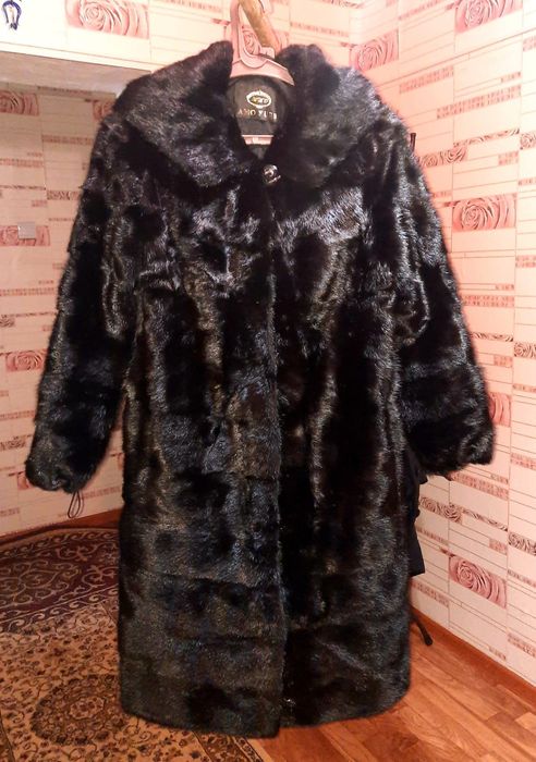ШУБА норковая с капюшоном, 50 р.