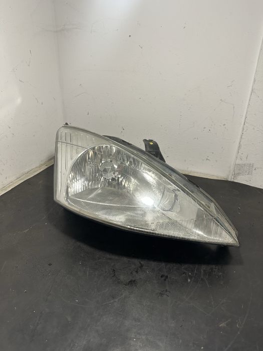 Far dreapta Ford Focus 1