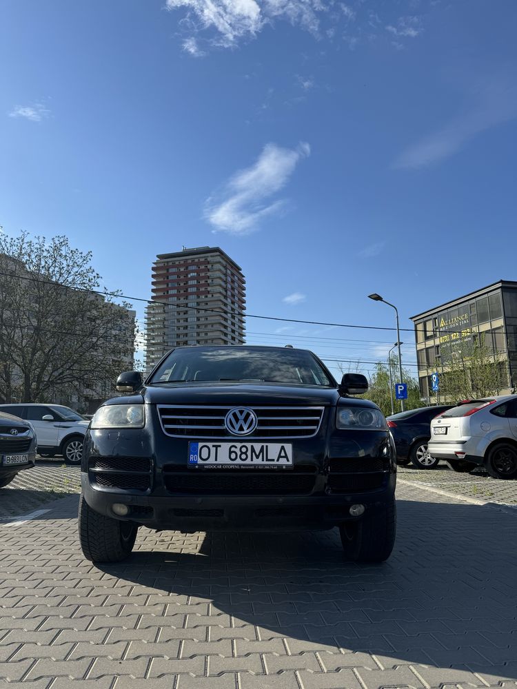 Vand Touareg 7L Negru 2.5 Diesel Automat