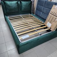 NOU Pat dormitor 140/200cm catifea verde