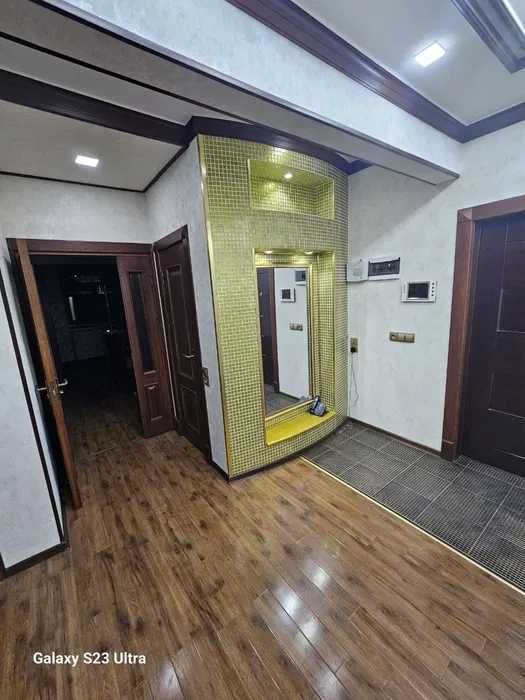 Продается 3х комнатная квартира, Район Сергели 7, метро 3 я рядом