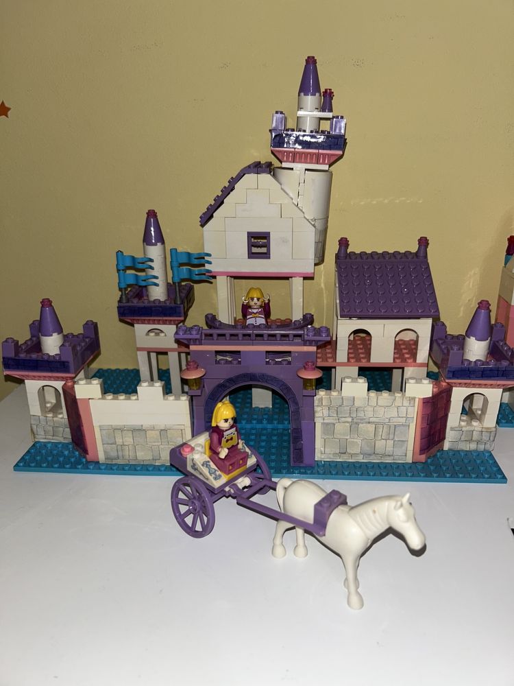 Конструктор тип лего замък/замъци с принцеси и каляска