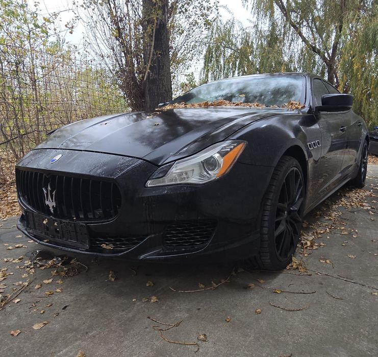 Vand Maserati quattroporte S ușor avariat