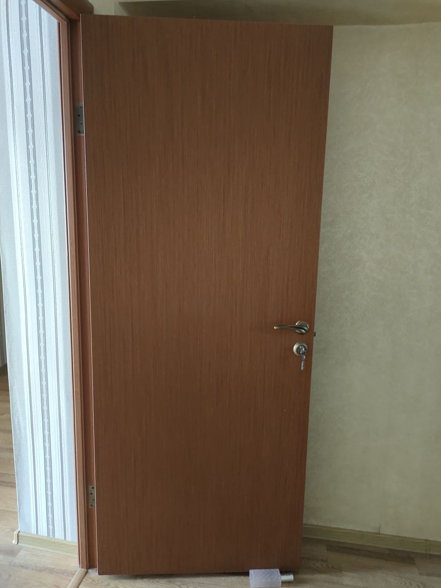 Продам Двери б/у