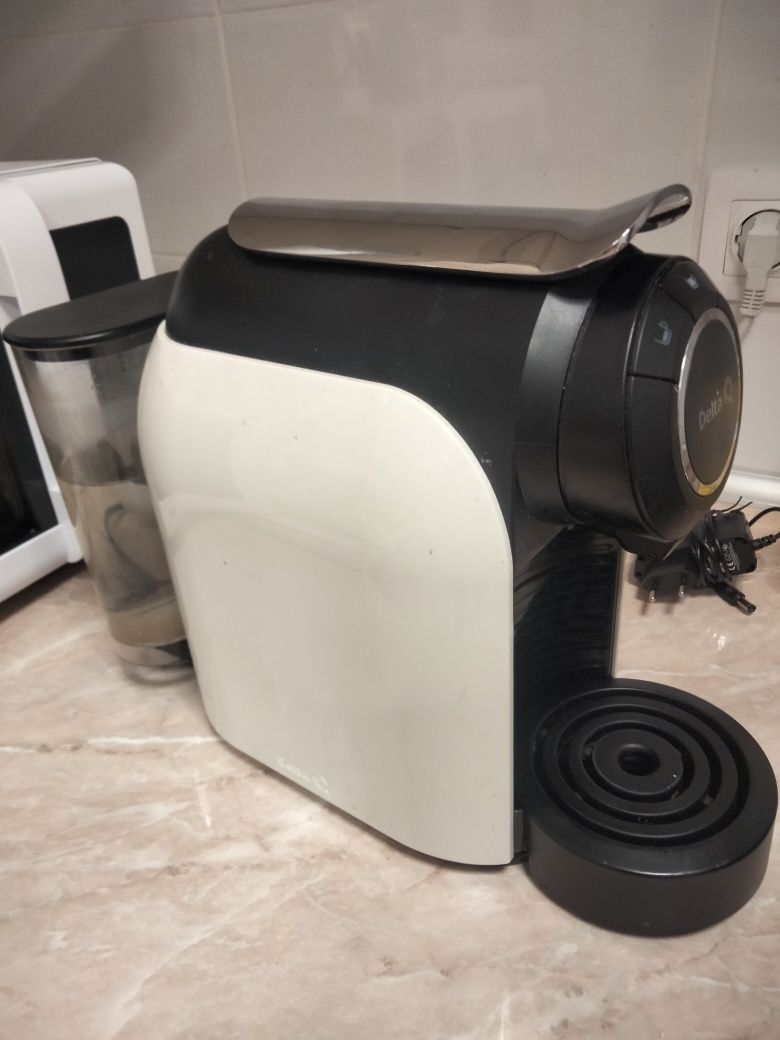 Vând expresor cafea DeltaQ