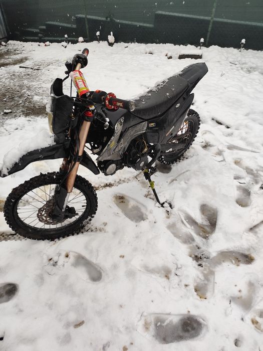 Vând cross kxd 125cc