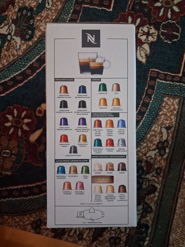 Капсульная кофемашина Nespresso Essenza mini