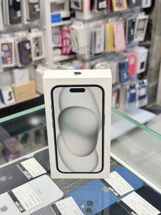 Apple iPhone 15 128GB Black Чисто Нов!