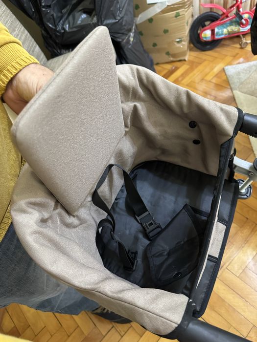 Scaun atasabil la masa pentru copii