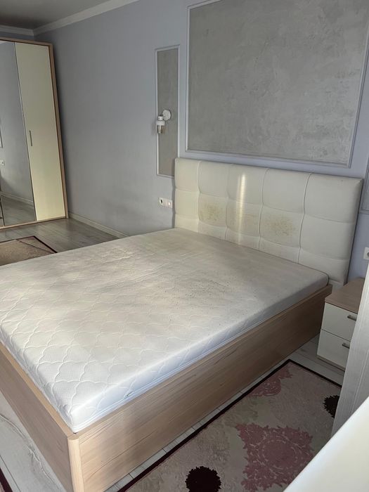 Продам кровать с матрасом