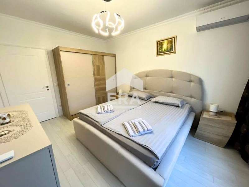 Продава се Двустаен апартамент в Варна, Център - 86 кв.м за 3721 €/кв.м - Снимка #4