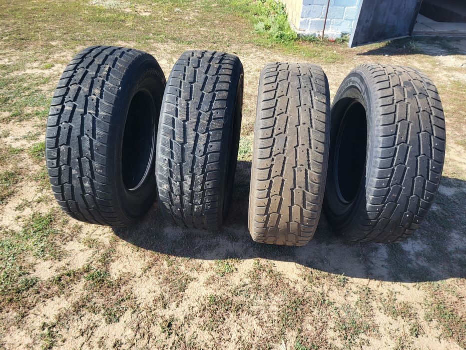 Продам шины в комплекте
