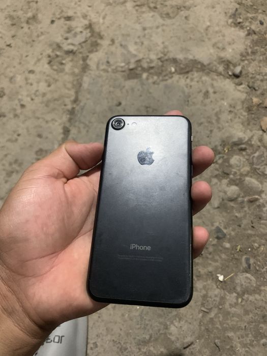 Tel qsela gaplashamz 2 ta bor tel iphone 7 akumlator qoysa ishlidi