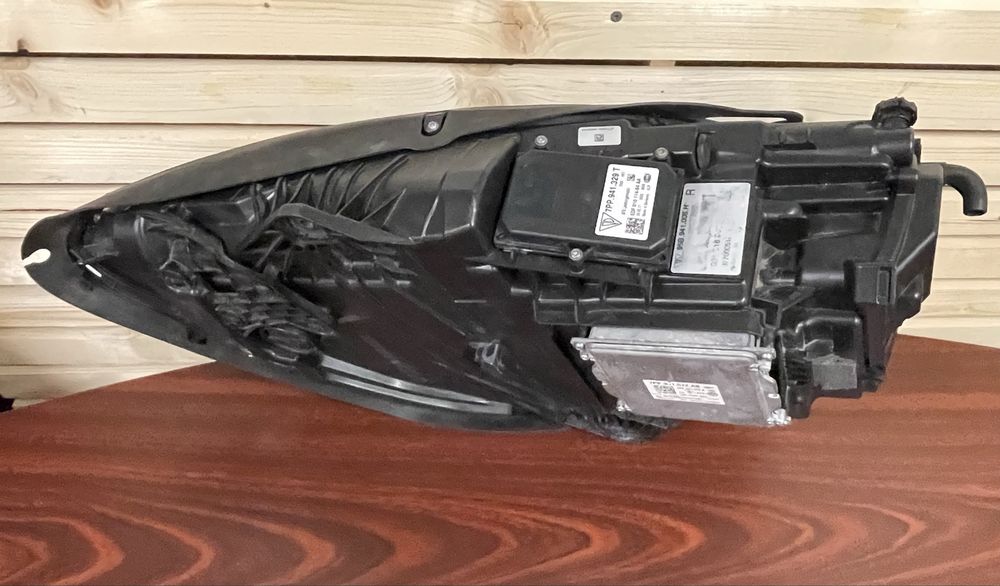 Full led десен фар за Porsche Macan 95B