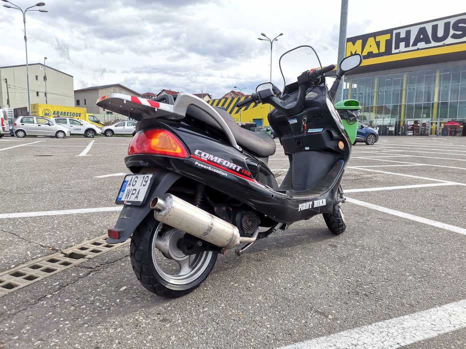 Scuter 150cc in stare foarte buna, toate actele+fiscal 1050 euro