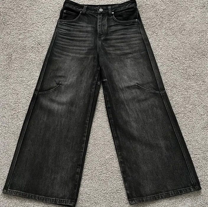 Blugi negri cu croială largă Archive