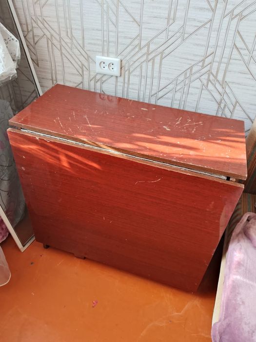 Отдам стол бесплатно