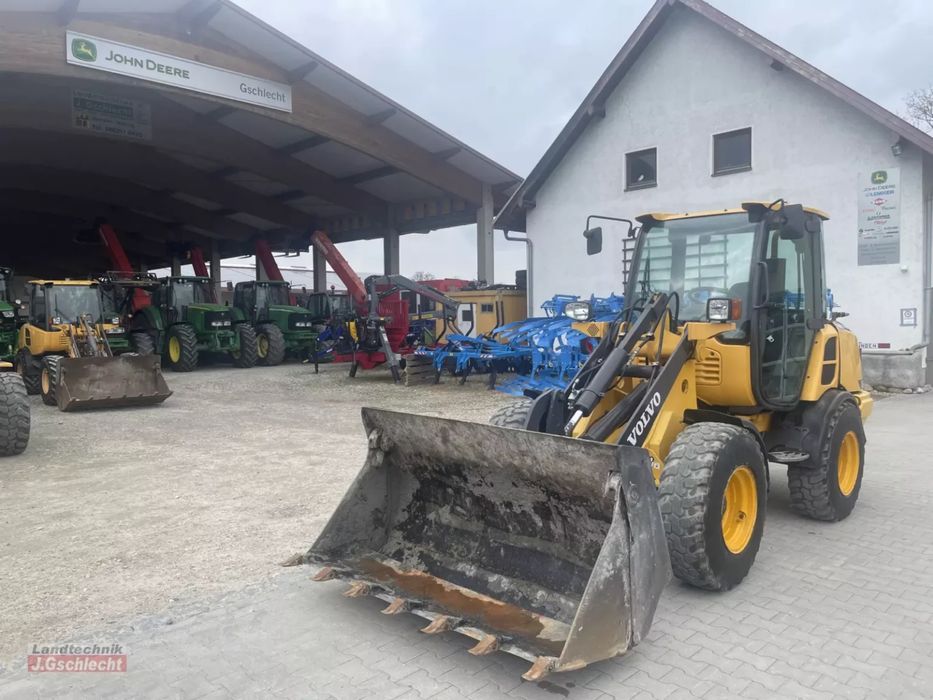 Volvo L25F – Încărcător frontal compact / 2012 / 59 CP