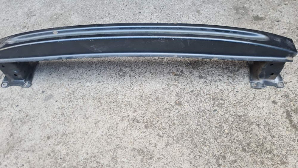 Задна греда (усилка) Шкода Октавия 2017