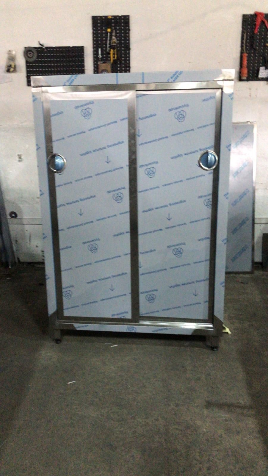 Dulap inox cu 3-4 polite usi culisante / Dulap inox vertical  Horeca /