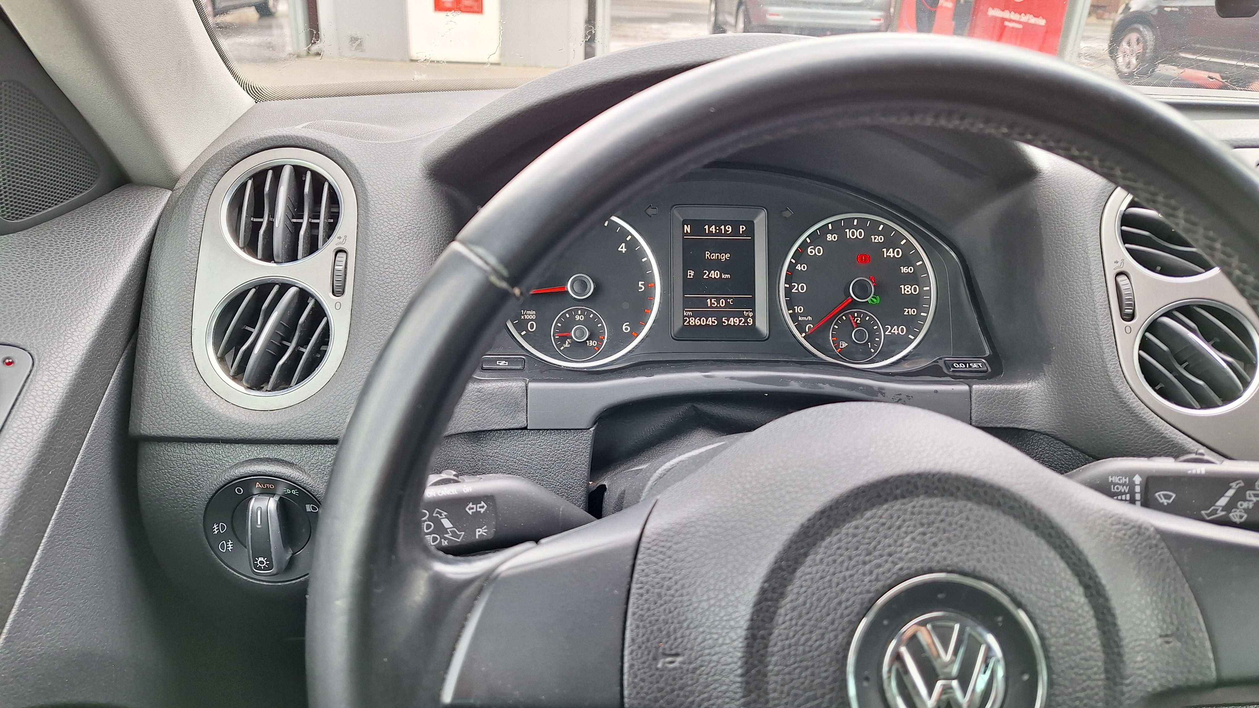 Volkswagen Tiguan 2011 dsg 2 4x4