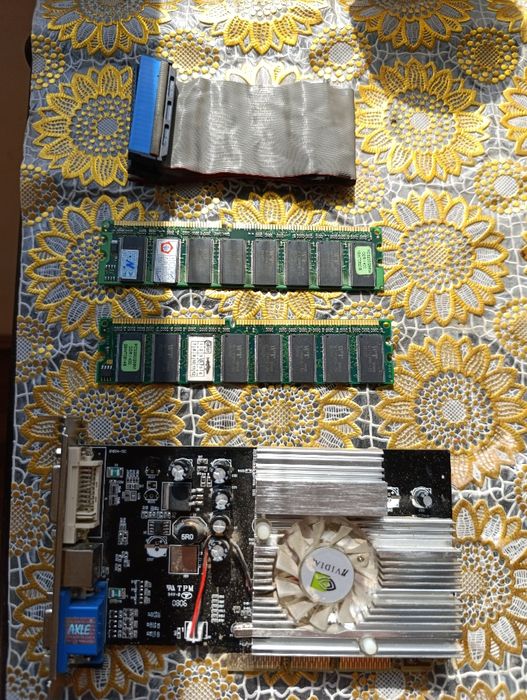 Kampyuter zapchast srochna sotiladi