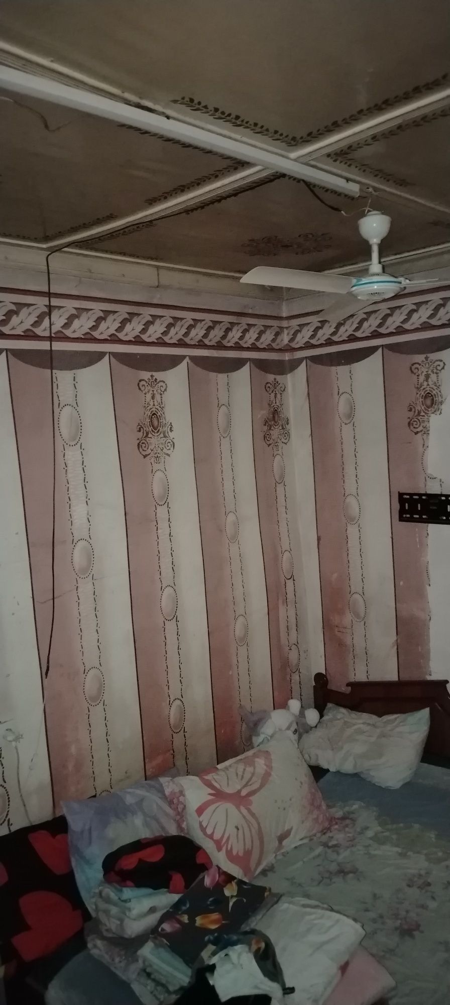 срочно продаётся участок 1 сотих
район мирабад, улица сарикульская (ря