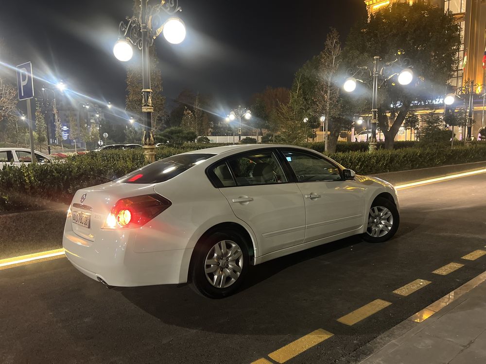 Nissan altima 2008 yil