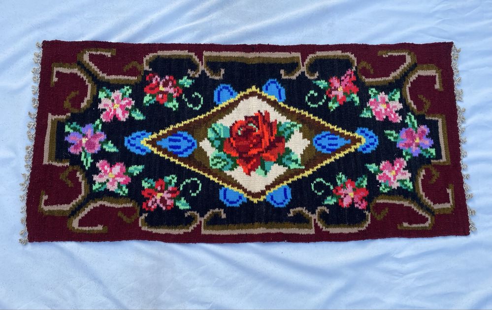 Carpeta tesuta ( covoras )