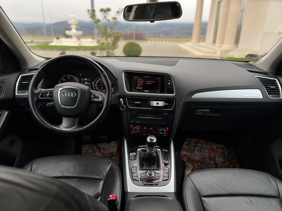 Audi Q5 S-line 2.0TDI 170CP 2010 Adus azi din Germania