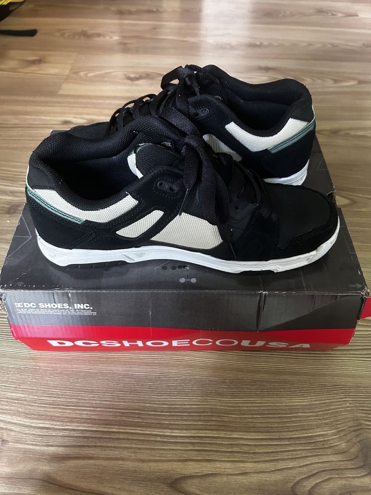 Adidasi Dc stag.