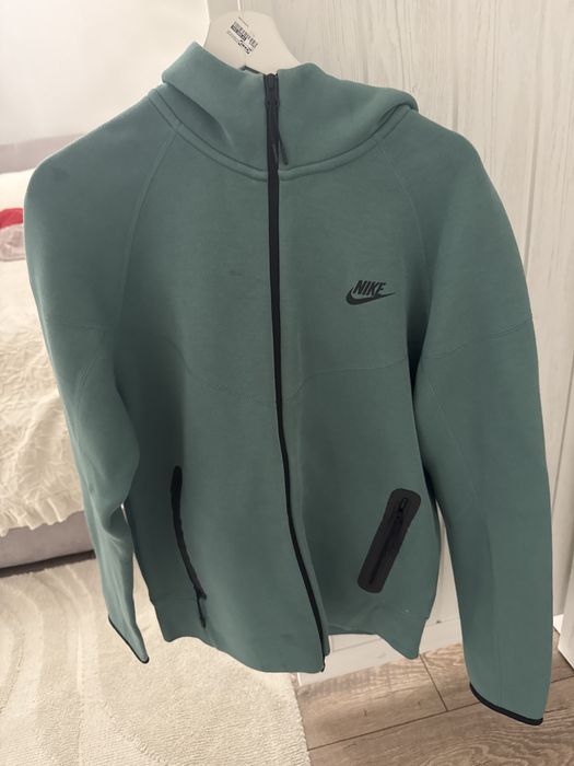 Nike tech fleese нов size L