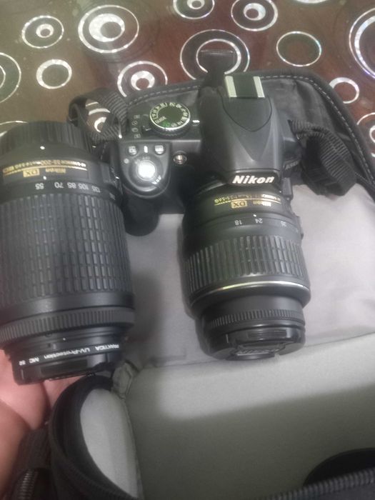 Продавам фотоапарат с два обектива