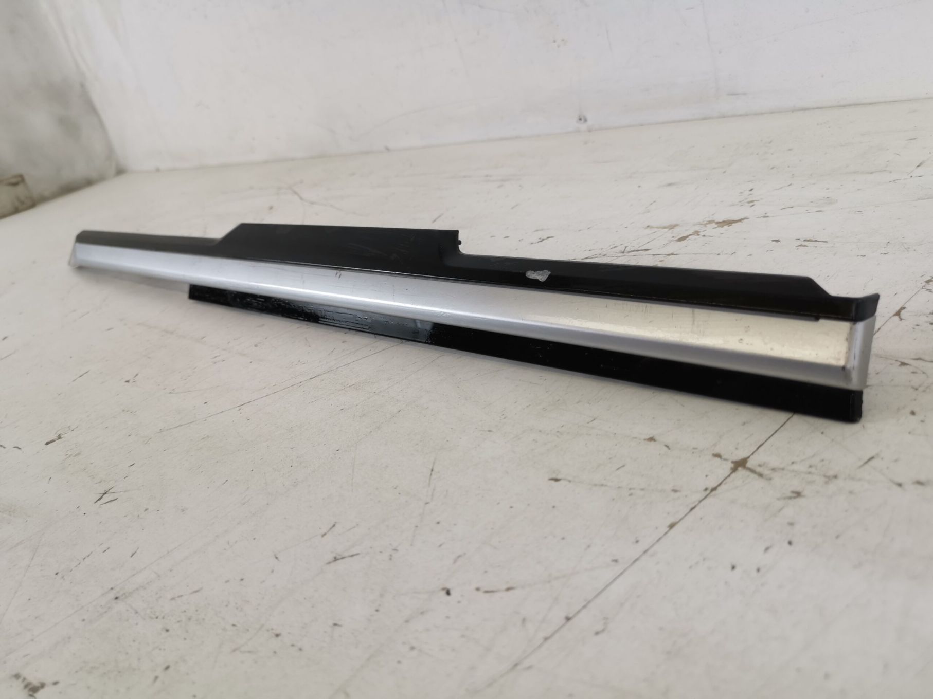 Ornament Bord Volkswagen VW  Arteon 1 2017 2018 2019 2020 Original In