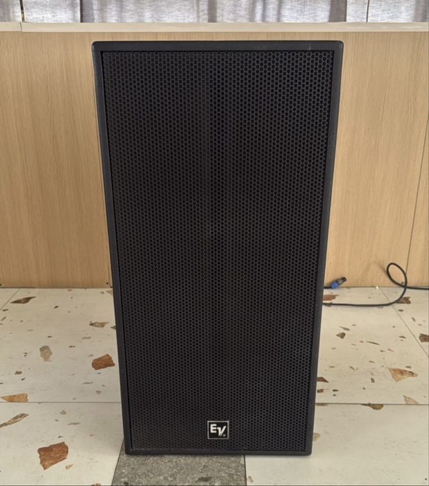 Продается два сабвуфера Electro Voice RX 118 S original в отличном сос