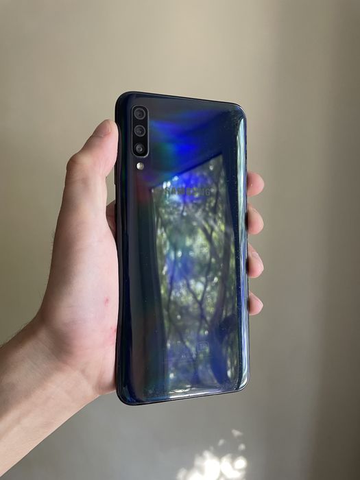 Samsung A70 128GB ОЗУ 6