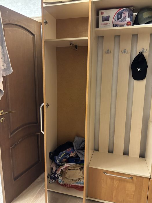 Шкаф, Продаю прихожую в отличном состоянии.