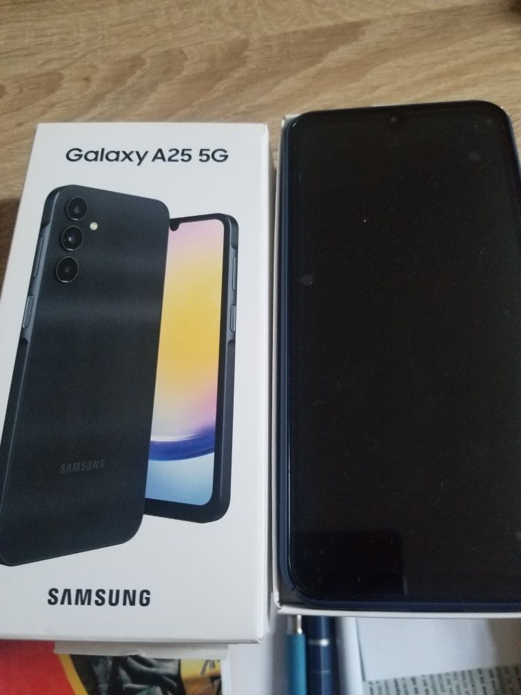 Samsung A25 5 g .