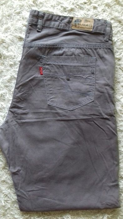 Pantaloni barbati
