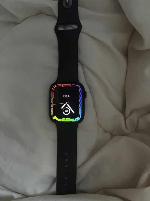 Продавам Apple Watch 7 серия!