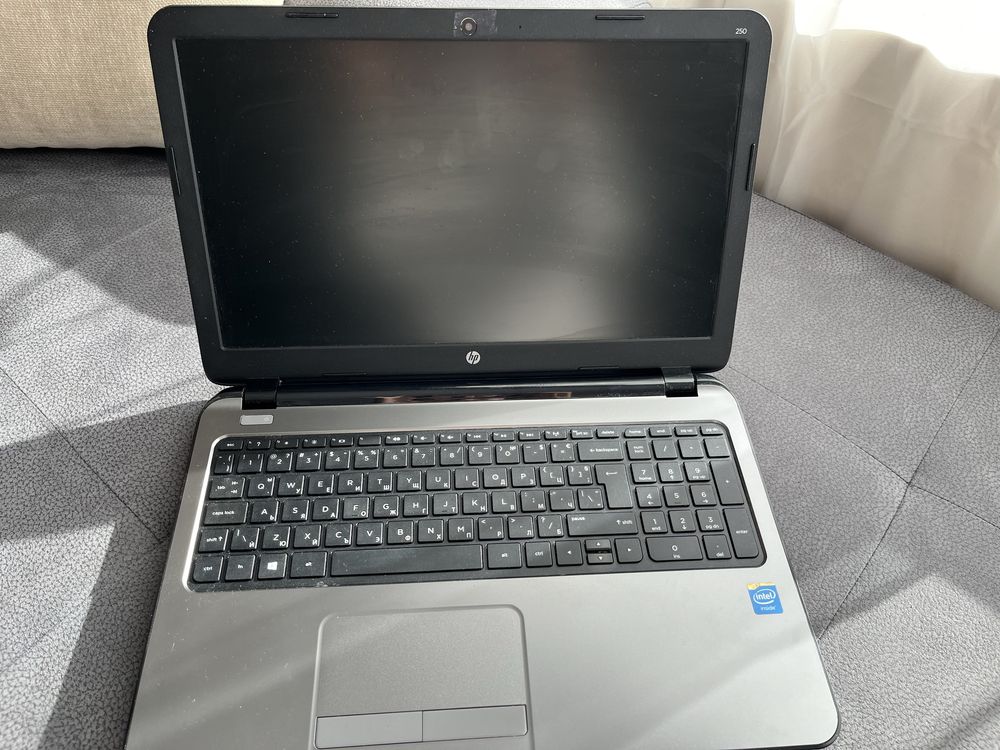Лаптоп HP 250 G3