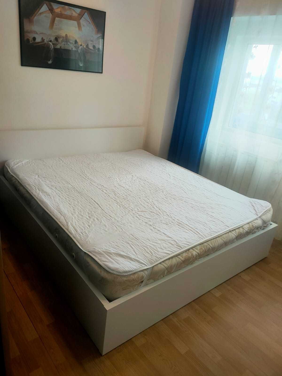 Inchiriez apartament 3 camere pe B-dul Republicii 48, decomandat