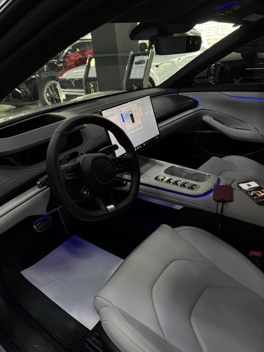 XIAOMI SU7  max 2024